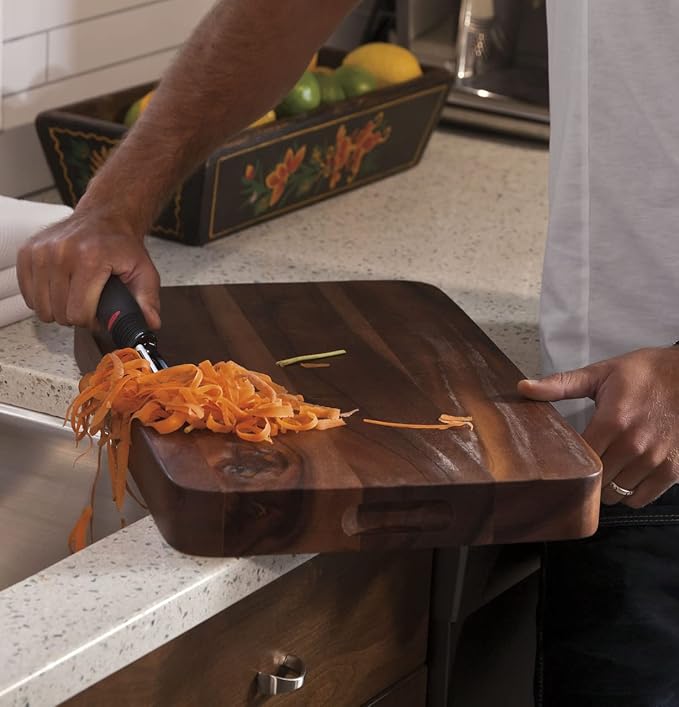 GE Disposall Batch Feed 3/4 Horsepower Motor Garbage Disposer, Good for Grinding: Vegetable Peels & Small Bones, Easy Install Kit, Non-Corded, Recommended for 2-4 Person Homes, GFB760N-HomvellaHome