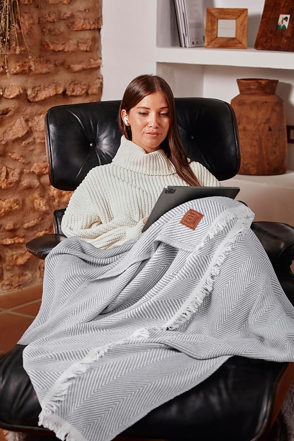 Gold Case Throw Blanket for Bed – 100% Recycled Turkish Cotton Bed Blanket – Decorative Throw Cotton Blankets for Living Room & Bedroom – Woven Twin Blankets - 71x90 - Grey-HomvellaHome